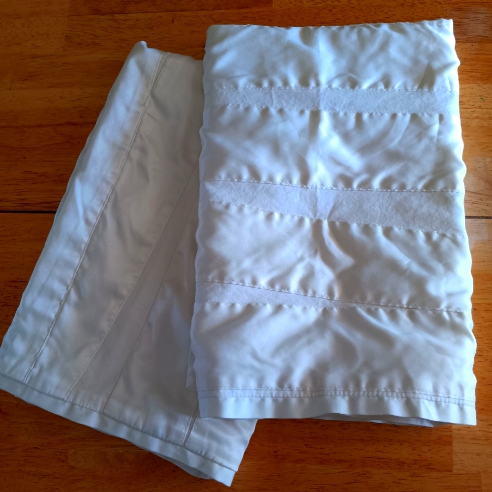 I.N.C. International Concepts 2 Pillow Cases/Covers 26"X26" Square Pre-owned